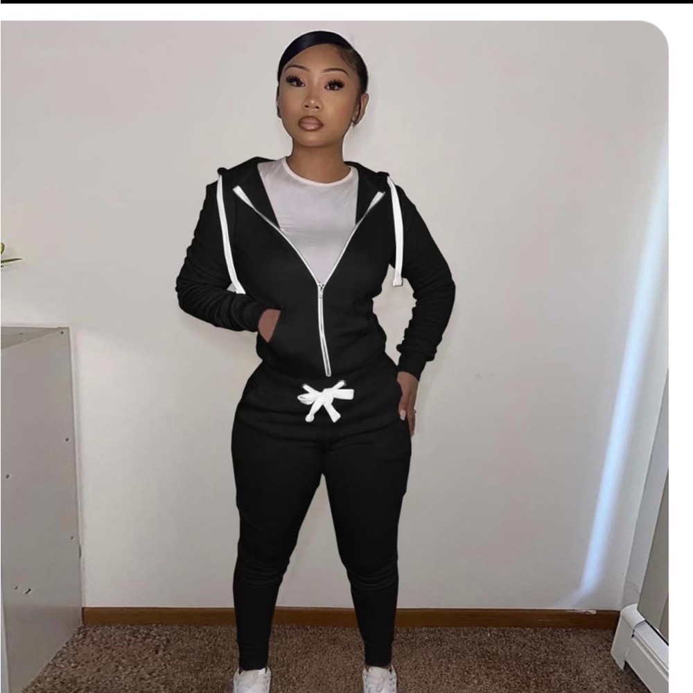 New boutique 2 piece sweat suit